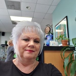 Meet your Posher, Toni